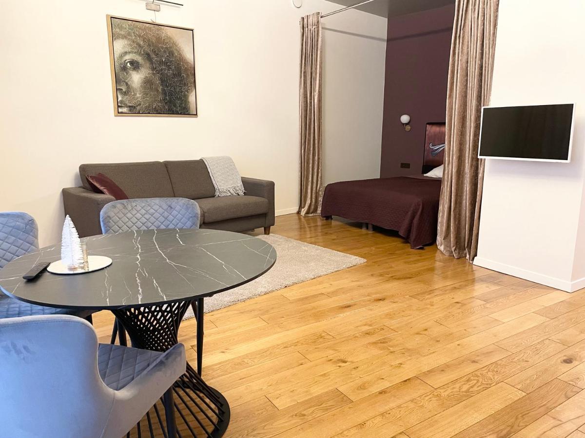 Subaciaus Studio In Old Town Apartment Vilnius Bagian luar foto